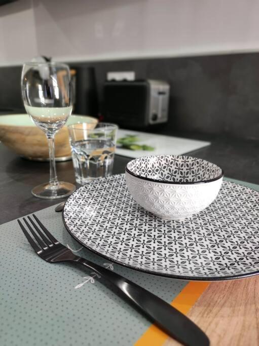 Apartament Cocon De Charline - Charme Et Elegance Dans Le Centre Montauban Zewnętrze zdjęcie